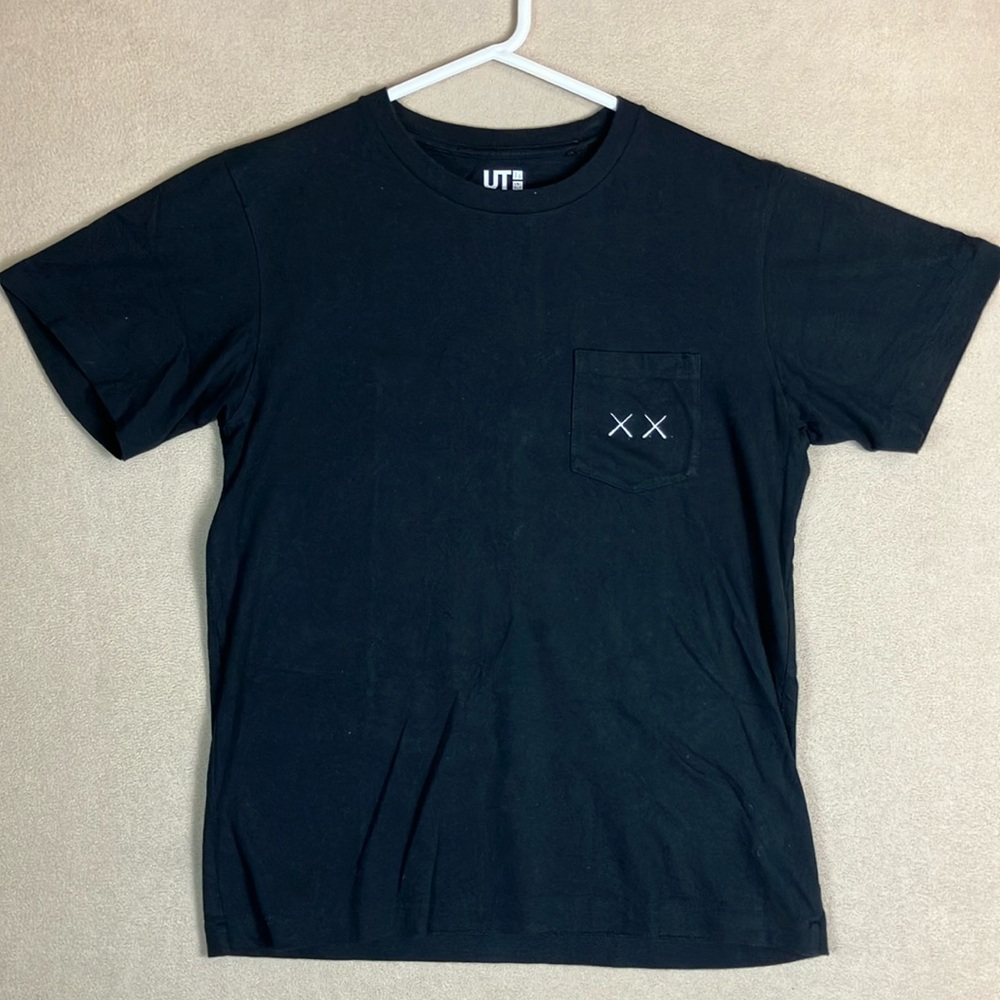 Uniqlo x Kaws x Sesame Street Short Sleeve Pocket Graphic Shirt Men’s size S